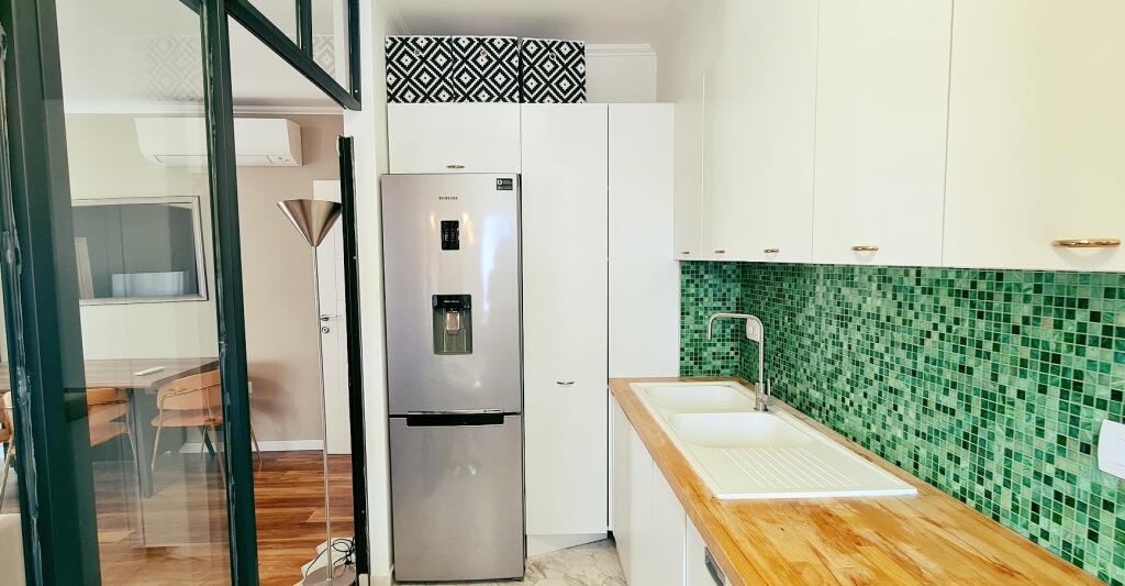 SHITET apartament 2+1 tek Kopshti Botanik, Xhamia.