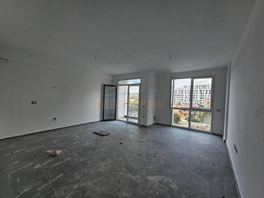 Shitet, Apartament 2+1+2, Jordan Misja, Bulevardi i Ri, Tiranë.
