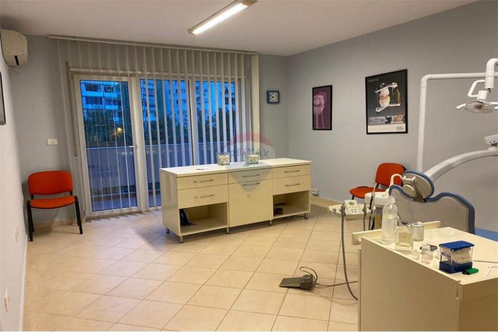 Dental clinic for rent.