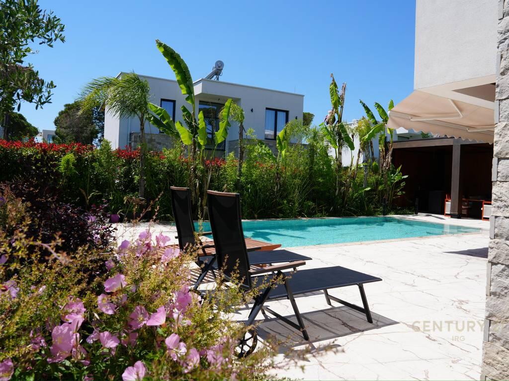 Vendesi Villa di Lusso Individuale – San Pietro Resort
