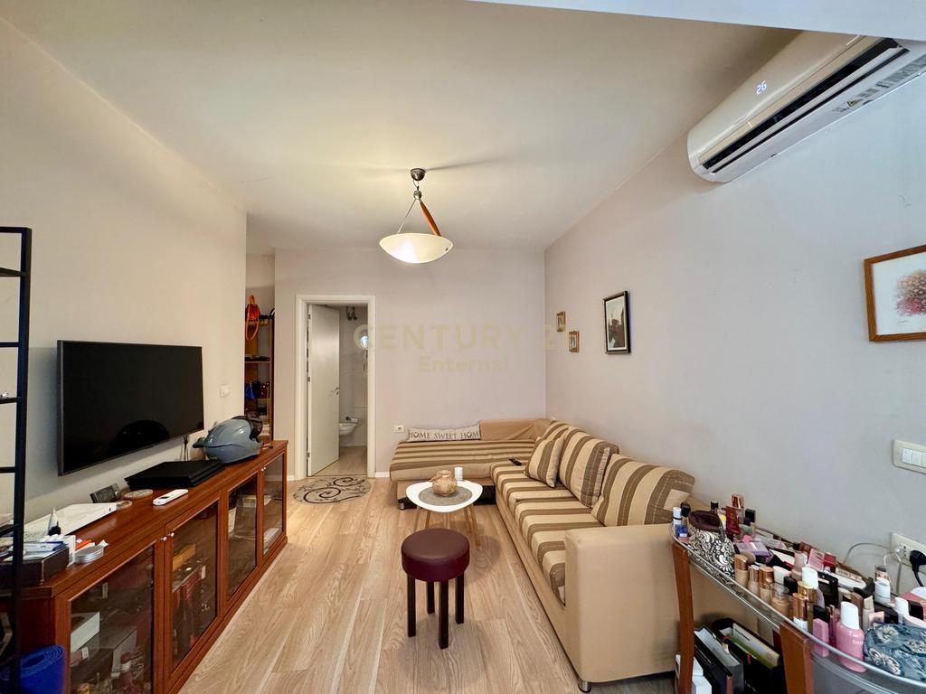Apartament 1+1 Me Qira në Bllok