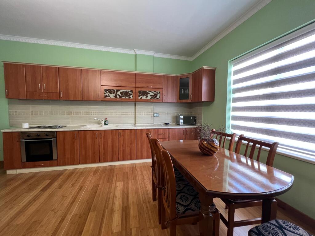 📣 RENT Apartment 2+1 With Parking 📍 Behind the Mangalem Complex ✨   🏠 Private House  🪜 1st Floor 🛋️ Furnished   💶 Price 450 Euro