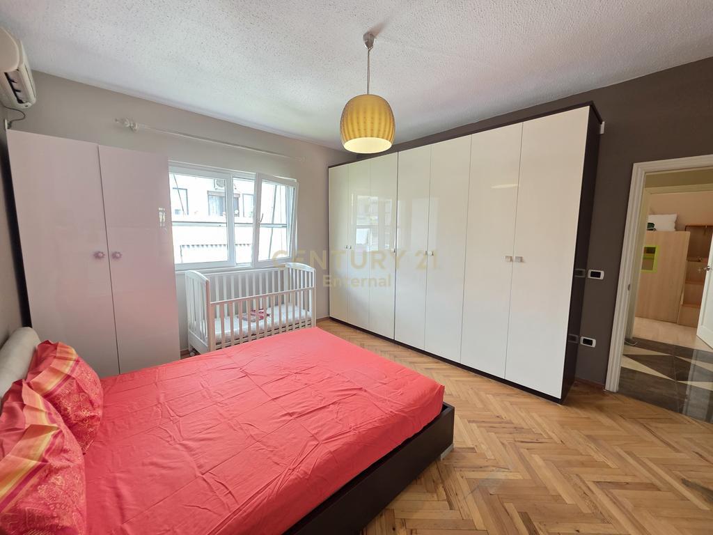 Shitet Apartament 2+1+2 në Bllok – Rruga Vaso Pasha, pranë Tribeca!