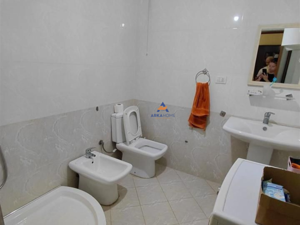 APARTMENT FOR RENT 2+1+BALCONY "UNAZA E RE" 45,000 LEKE.