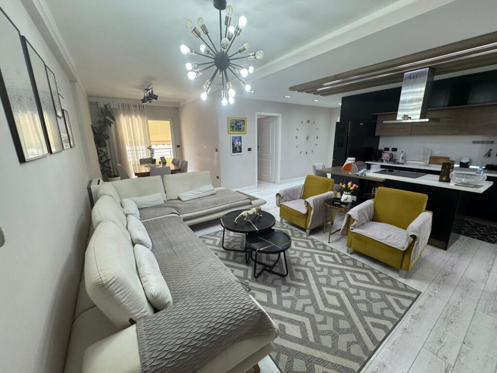 SHITET SUPER APARTAMENT NE ASTIR