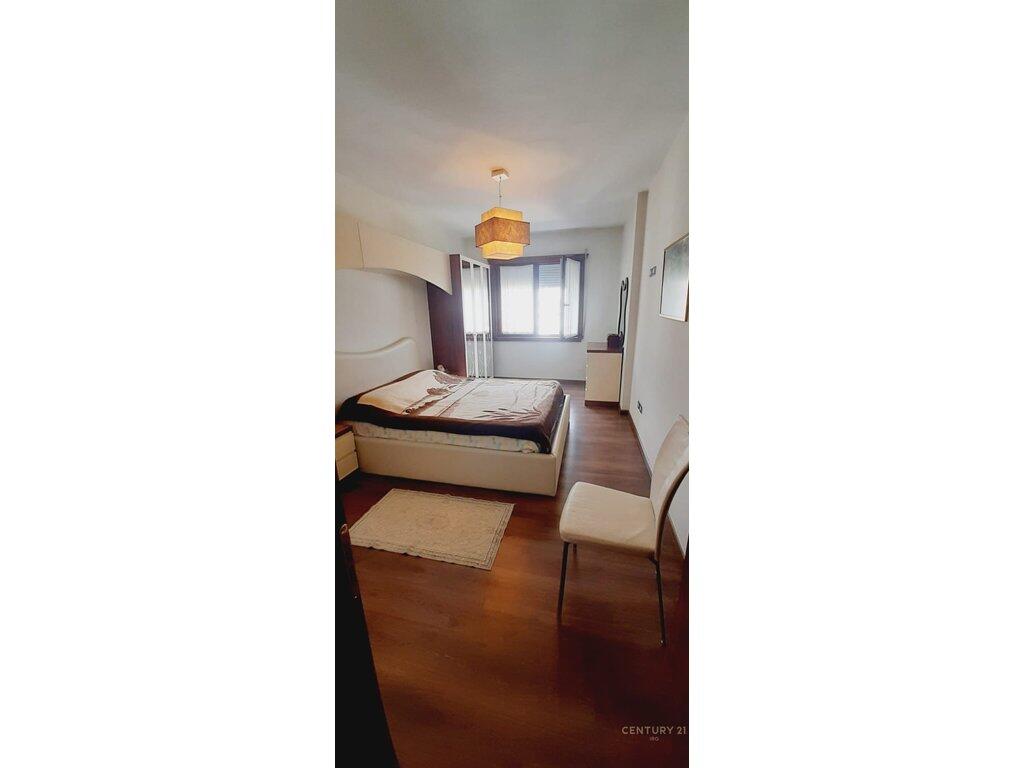 🏢 Shitet Apartament 2+1 me Post Parkimi – Astir, pranë Fabrikës së Miellit