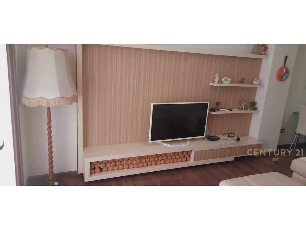 🏢 Shitet Apartament 2+1 me Post Parkimi – Astir, pranë Fabrikës së Miellit
