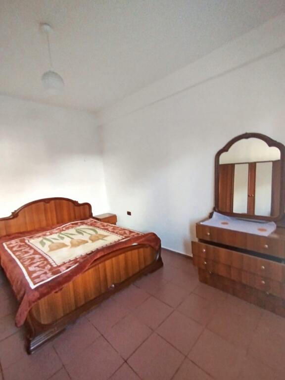 🏡 Apartament 1+1 me qira – Spitallë, pranë Varrezave të Vjetra