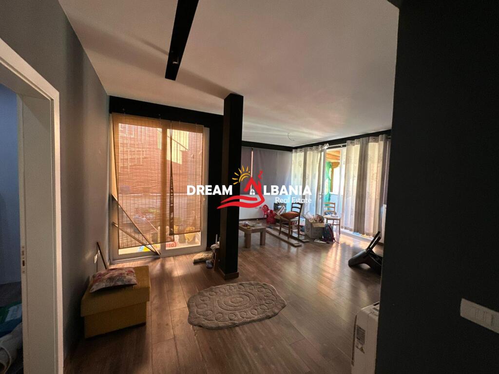 Apartament 3+1+2+verande ne shitje tek Tirana Golden Park prane Amerikan 3 (ID 4131464)