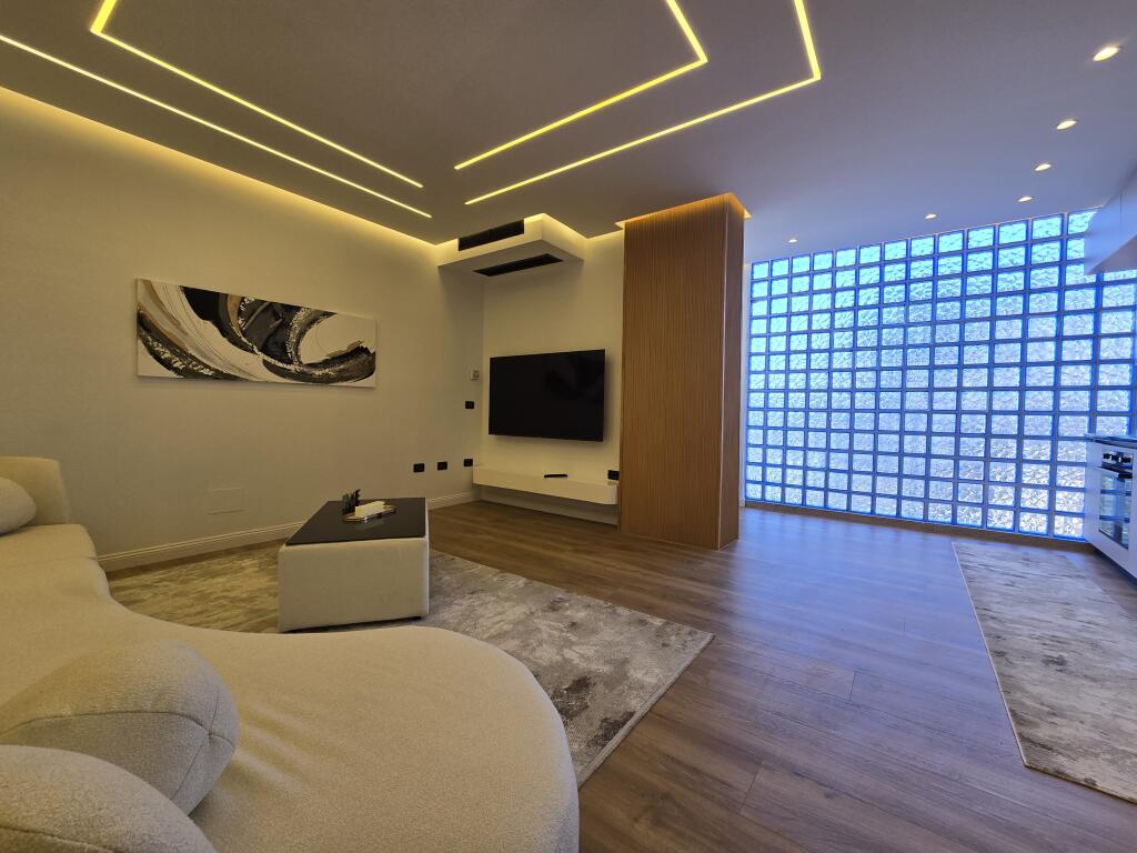 APPARTAMENTO DI LUSSO 2+1+2 IN VENDITA –Via Kosovareve
