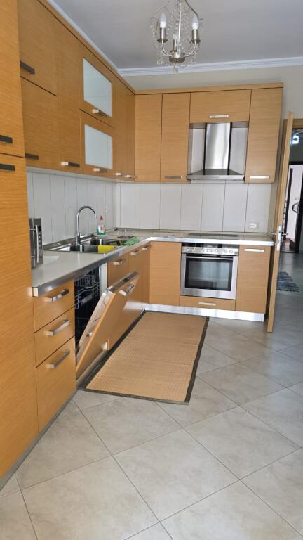 Siri Kodra Street, near Xhangolli Supermarket, carpets for rent apartment 1+1, 55,000 Leke