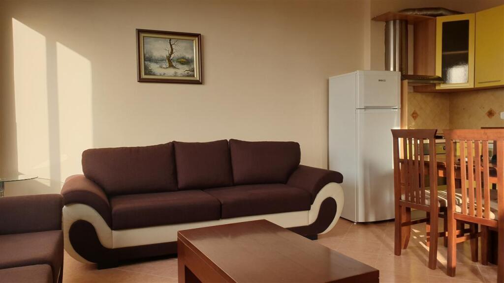 Affittasi Appartamento 1+1 + Annesso – Kullat Jeshile, Ish-Ekspozita