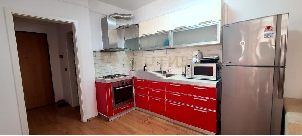 Apartament me qera , 1+1 në qendër të Tiranës