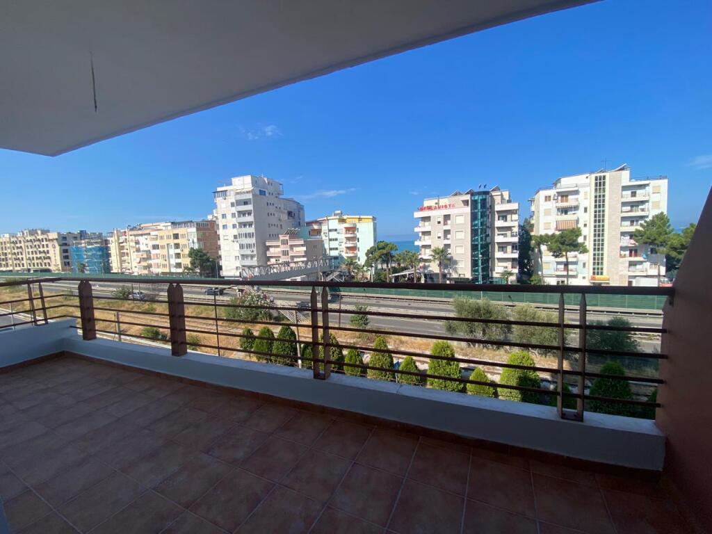 Appartamento 2+1 in affitto vicino a Shkembi i Kavajes!