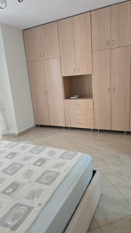 Siri Kodra Street, near Xhangolli Supermarket, carpets for rent apartment 1+1, 55,000 Leke