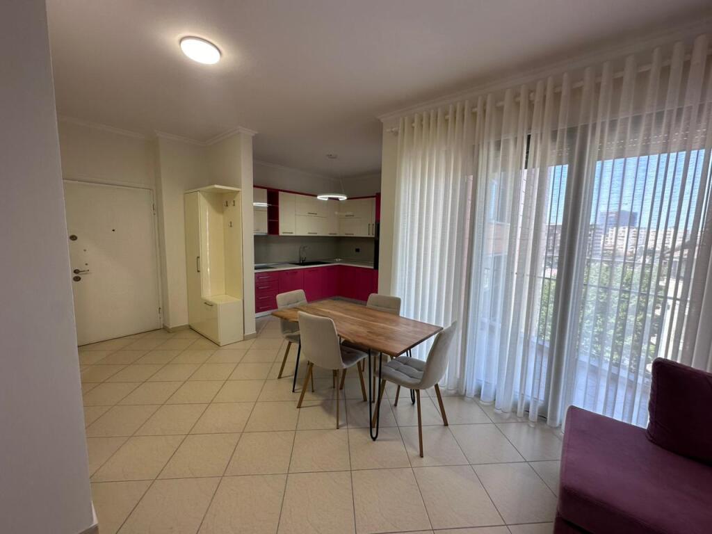 Apartament me qera 2+1+2 tek Rruga e Kosovarve