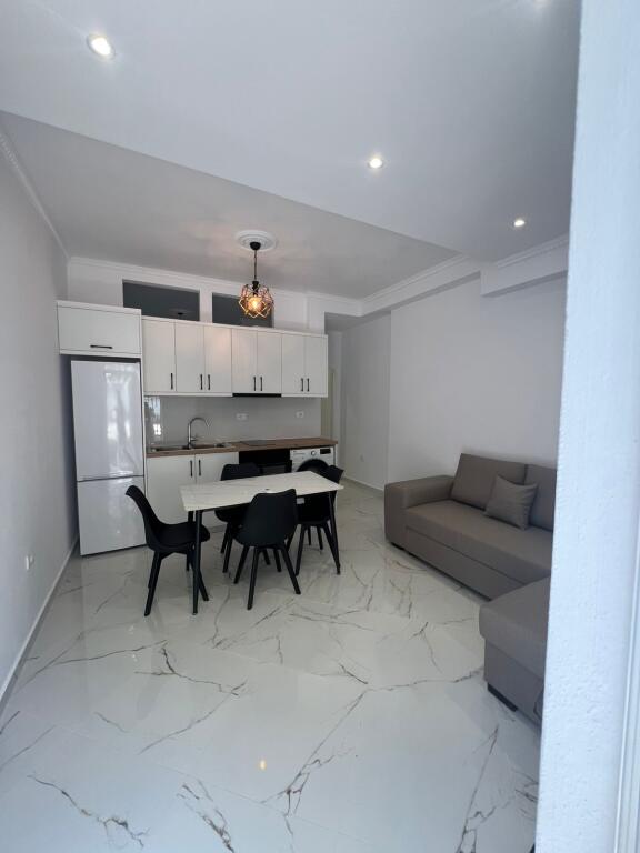🏡 Apartment 1+1 for rent – Beach, near the school “Bajram Curri”