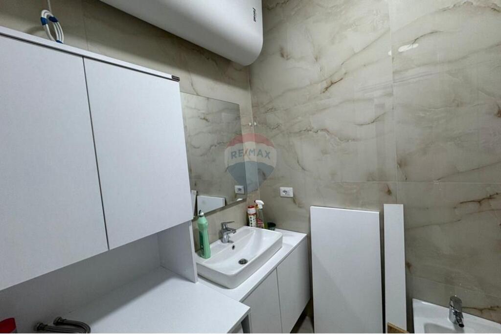 Apartment 2+1+2 for Rent – Karl Gega Street, New Boulevard