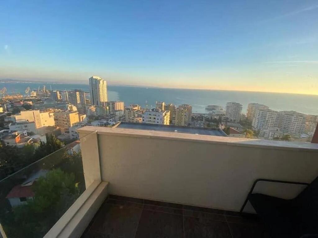 For rent apartment with fantastic view 2+1+2+Garage at Vila e Zogut