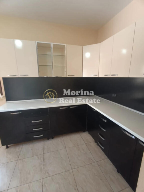 Qera, Hyrje Private 2+1, Medrese, 400 euro/muaj