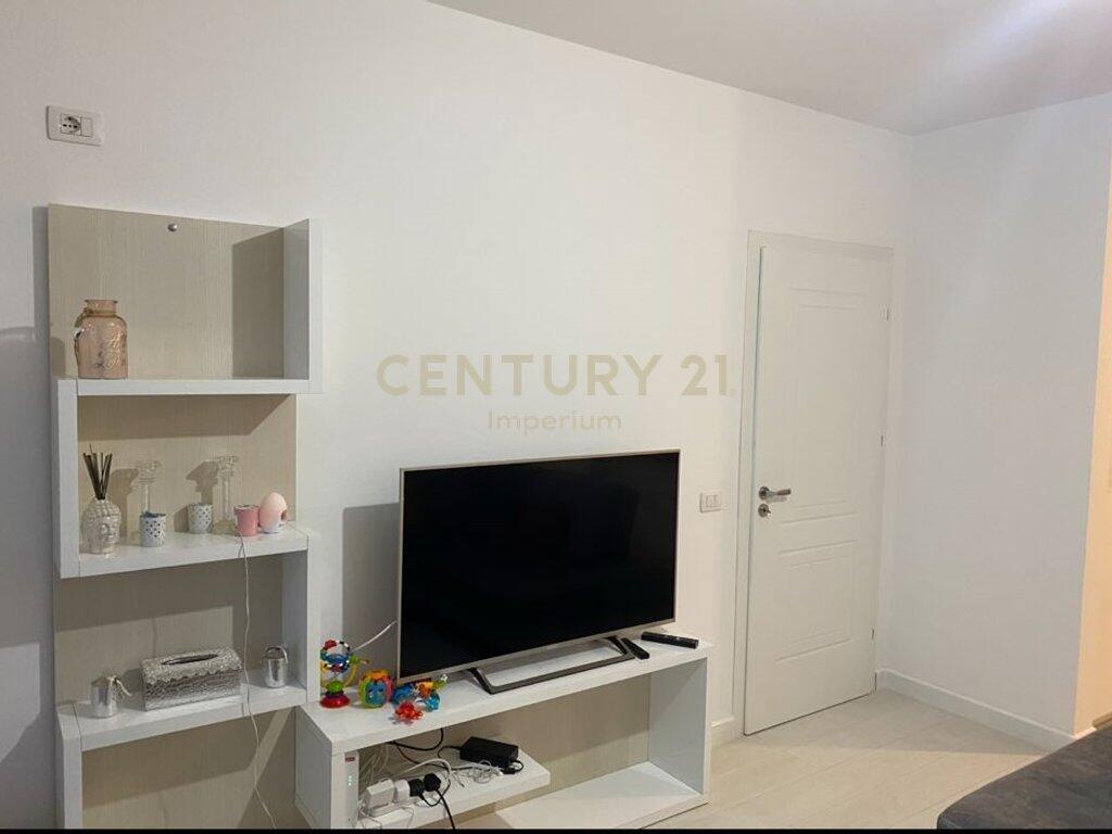 Shitet Apartament 2+1+2 në Astir!