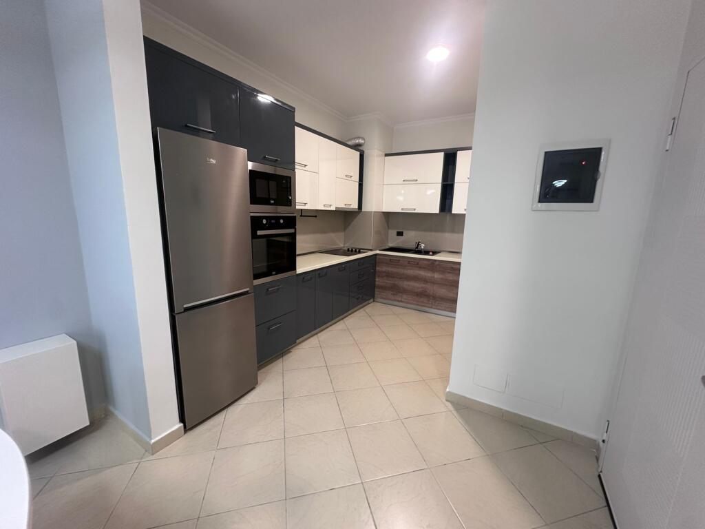 Apartament me qera 1+1+parkim Rruga e Kosovarve