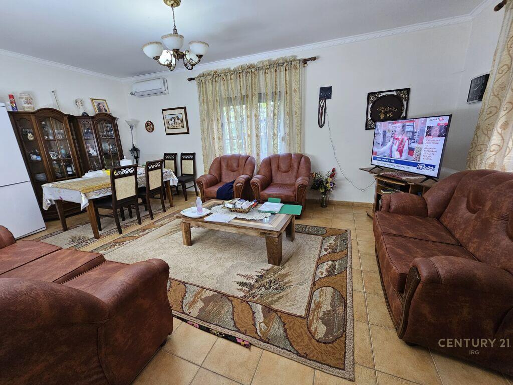 Shtëpi 2+1 (684 m² ) ne Shitje tek Casa Italia