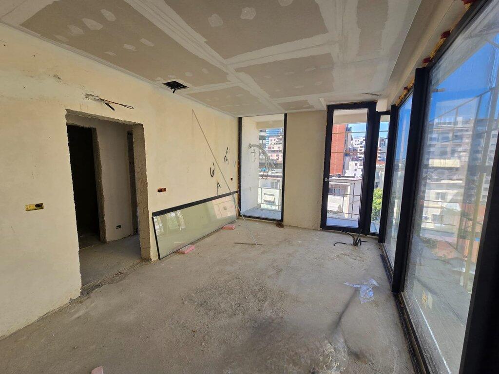 APARTMENT 2+1+2 FOR SALE NEAR THE MUSIC SCHOOL – DIBRËS STREET