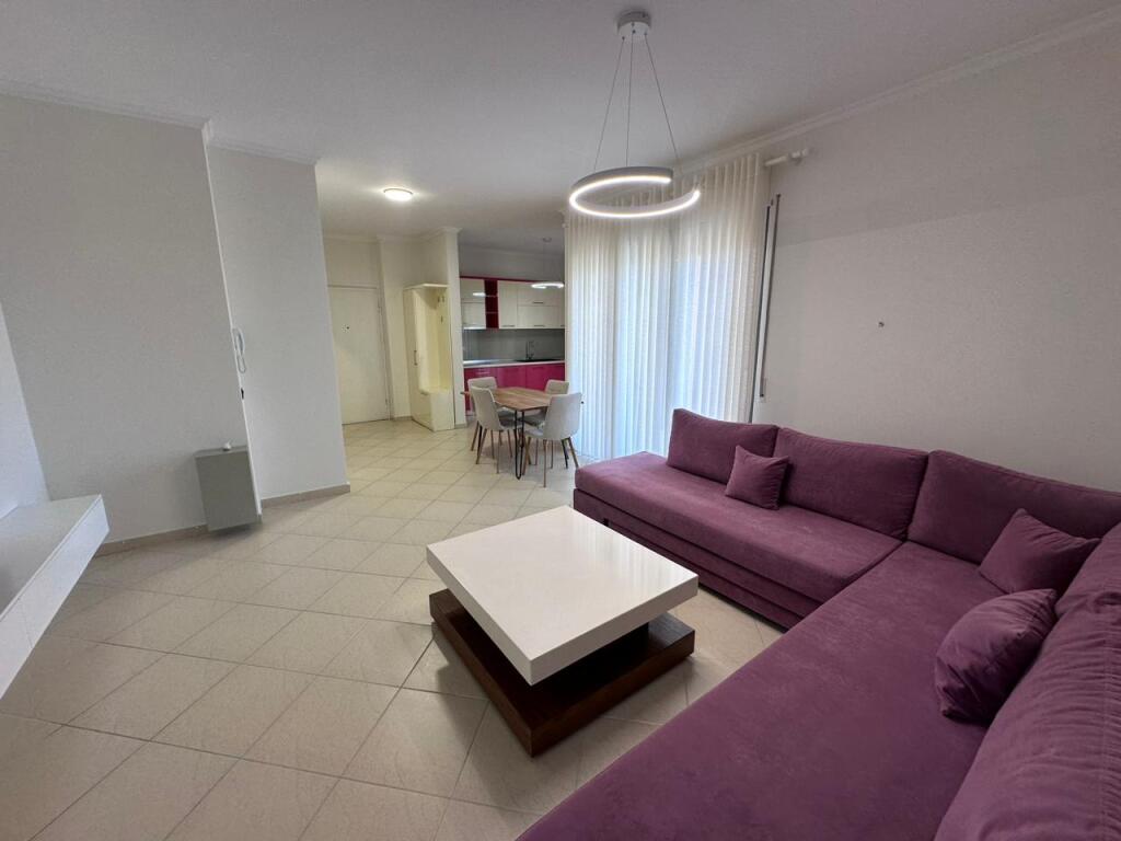 Apartament me qera 2+1+2 tek Rruga e Kosovarve