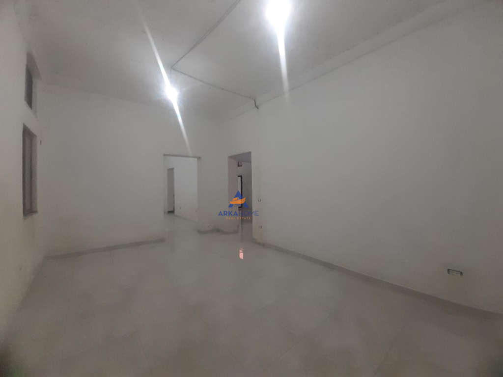 MAGAZZINO IN AFFITTO 350M2 "NE KOMBINAT" 800 EURO.