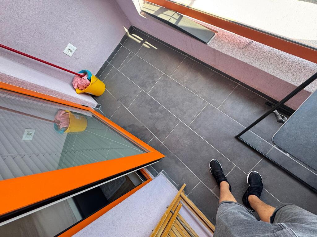 🚪Shitet Apartament 1+1  📍Adresa : Ali Demi Magalem 21  💶Cmimi : 72,000€  