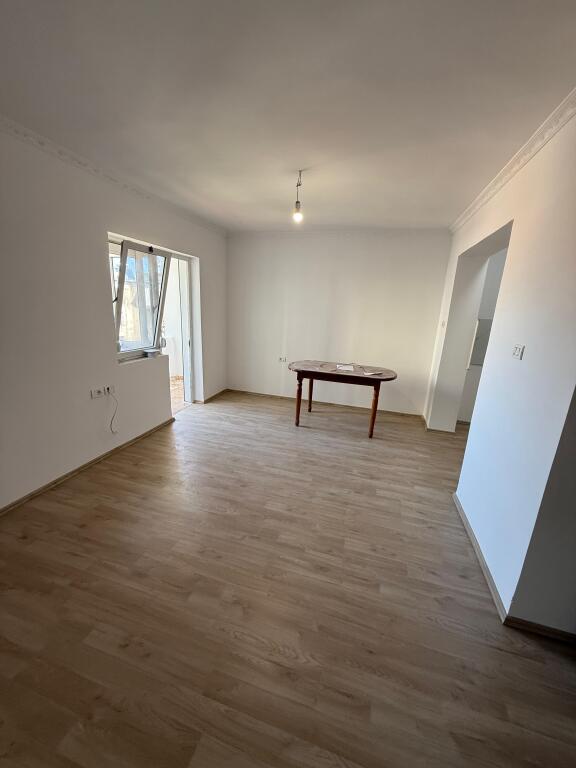 Shitet Apartament 2+1 - Stadiumi Dinamo