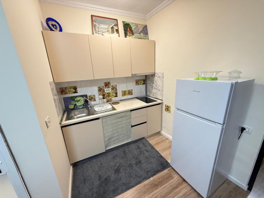 🏠 Jepet me qira Apartament 1+1 Myslym Shyri (pranë Drejtorisë së Policisë)💶 Çmimi: 600€/muaj