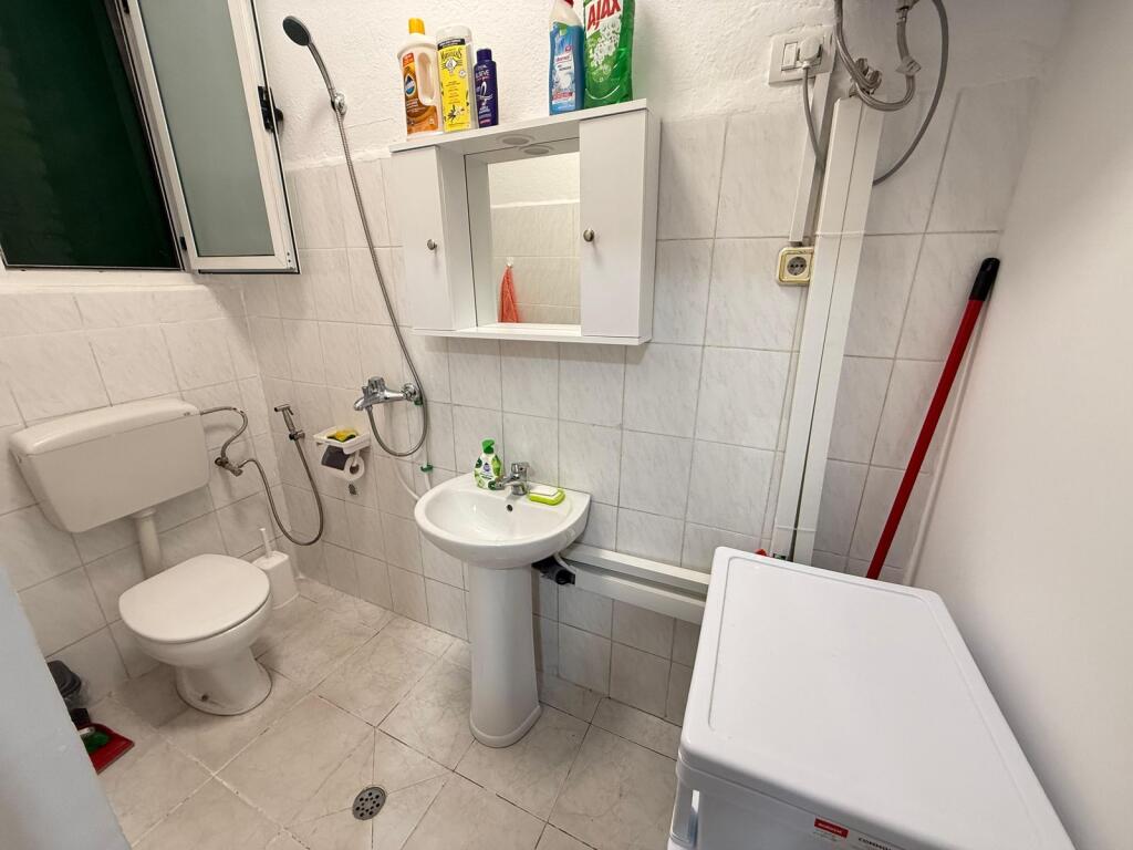 🏠 Jepet me qira Apartament 1+1 Myslym Shyri (pranë Drejtorisë së Policisë)💶 Çmimi: 600€/muaj