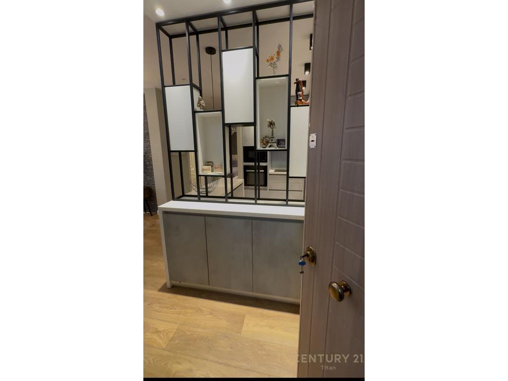 Apartament modern per shitje te Kopshti Botanik.
