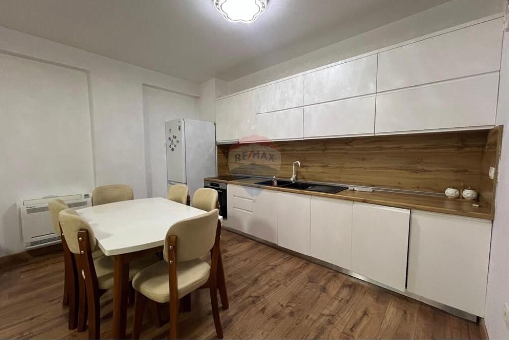 APARTMENT 2+1+ PARKING SPACE NEAR THE BOTANICAL GARDEN!
