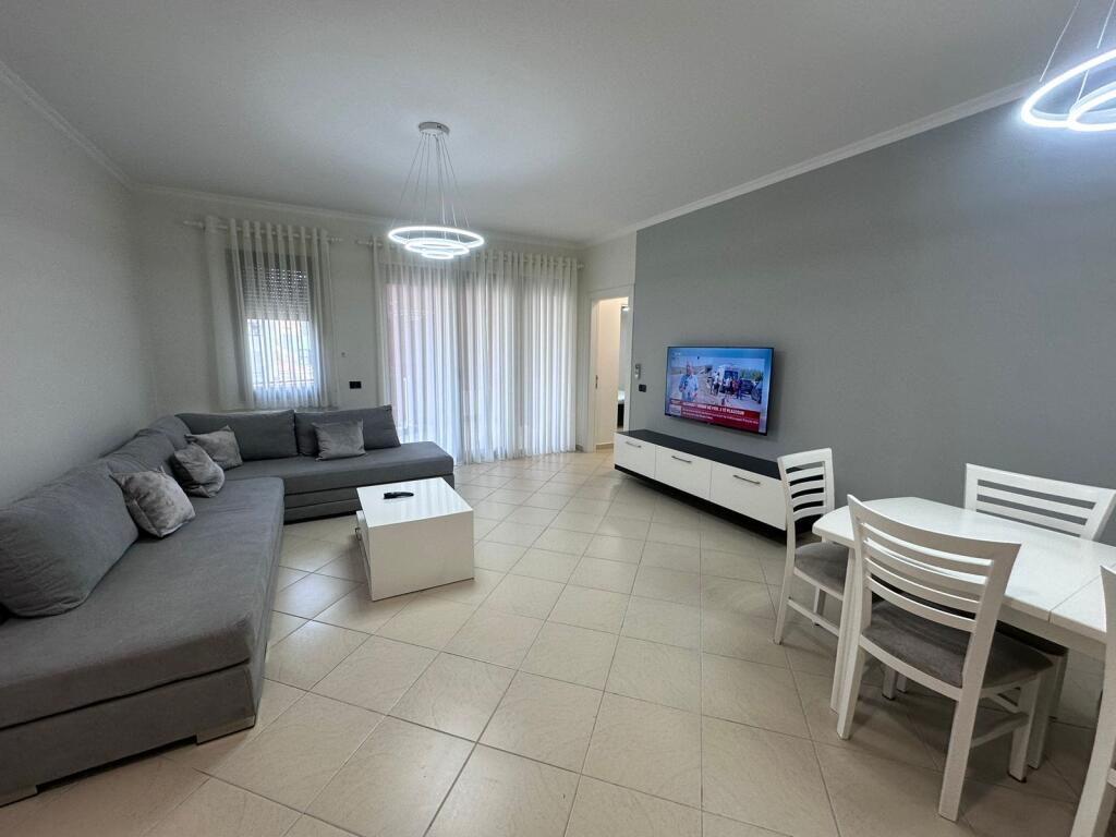Apartament me qera 1+1+parkim Rruga e Kosovarve