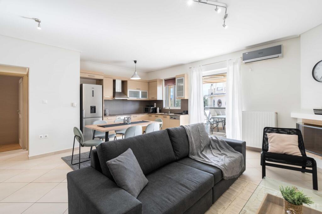 Apartament Me Qera 2+1+2 Poste Parkimi ne Astir (ID B220779) Tirane