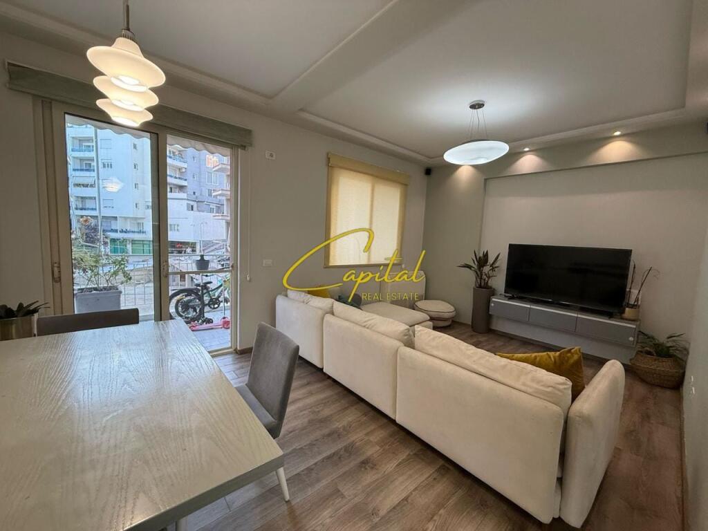 APARTAMENT ME QERA 2+1 KOPSHTI BOTANIK 700 EURO