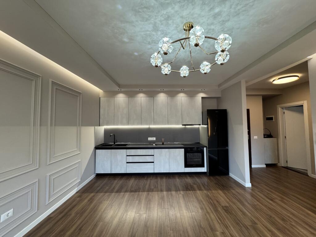Apartament lluksoz 2+1+2 për shitje te Komuna e Parisit.