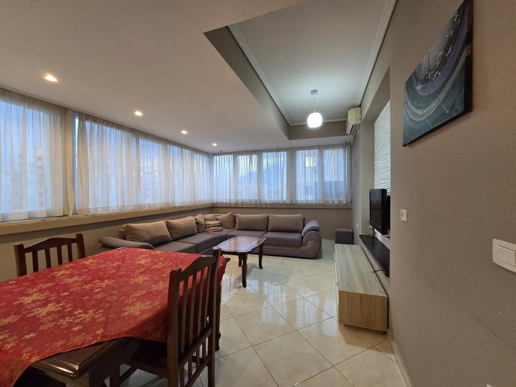 Apartament 2+1 per qira,21 dhjetori