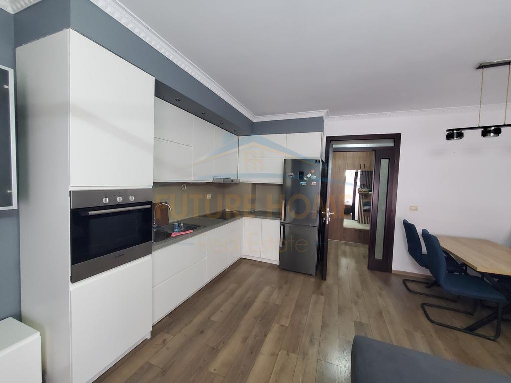 Qera, Apartament 2+1+2, Fresku, Tiranë