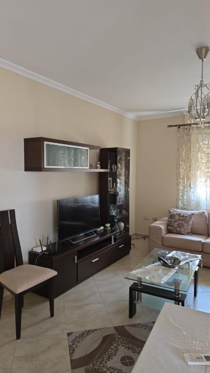Siri Kodra Street, near Xhangolli Supermarket, carpets for rent apartment 1+1, 55,000 Leke