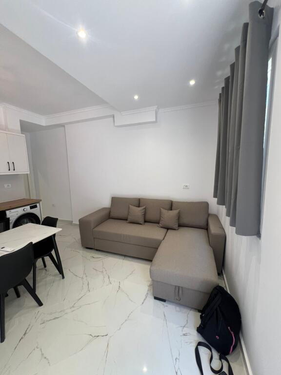🏡 Apartment 1+1 for rent – Beach, near the school “Bajram Curri”