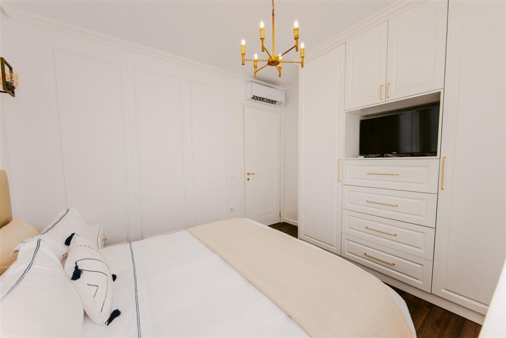 Super 1+1 apartment for rent at Vila L, Astir