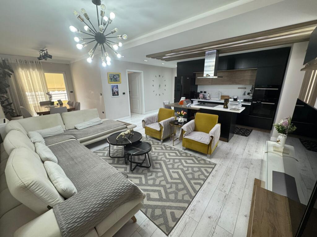 SHITET SUPER APARTAMENT NE ASTIR