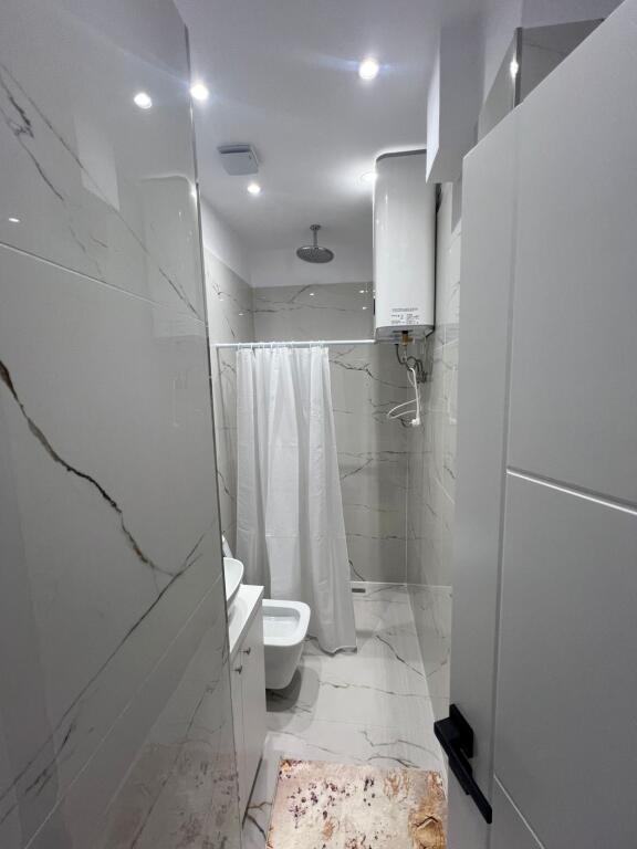 🏡 Apartment 1+1 for rent – Beach, near the school “Bajram Curri”