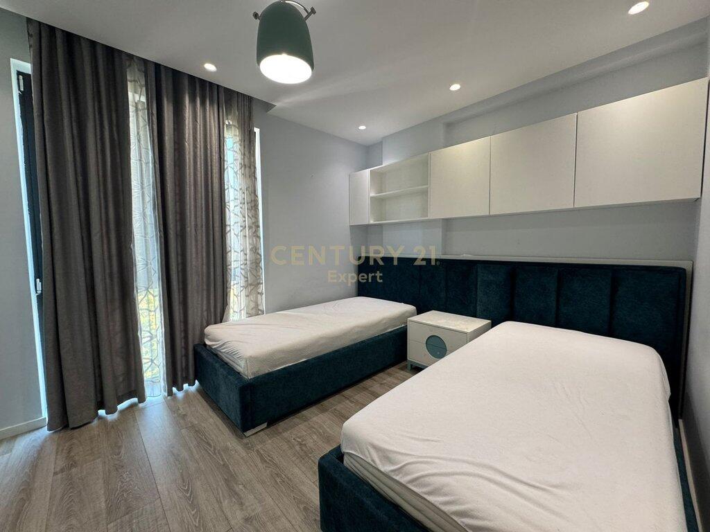 Jepet me qira Apartament 2+1+2 + Post Parkimi – Rruga e Elbasanit