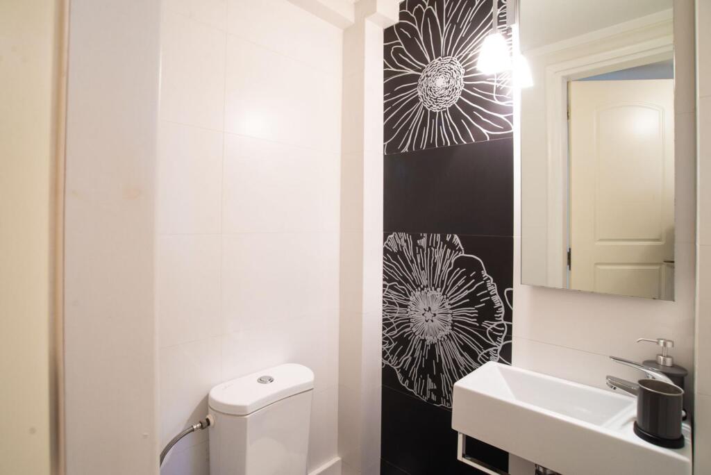 Apartment For Rent 2+1+2 Near Komuna e Parisit (ID B2201428) Tirane