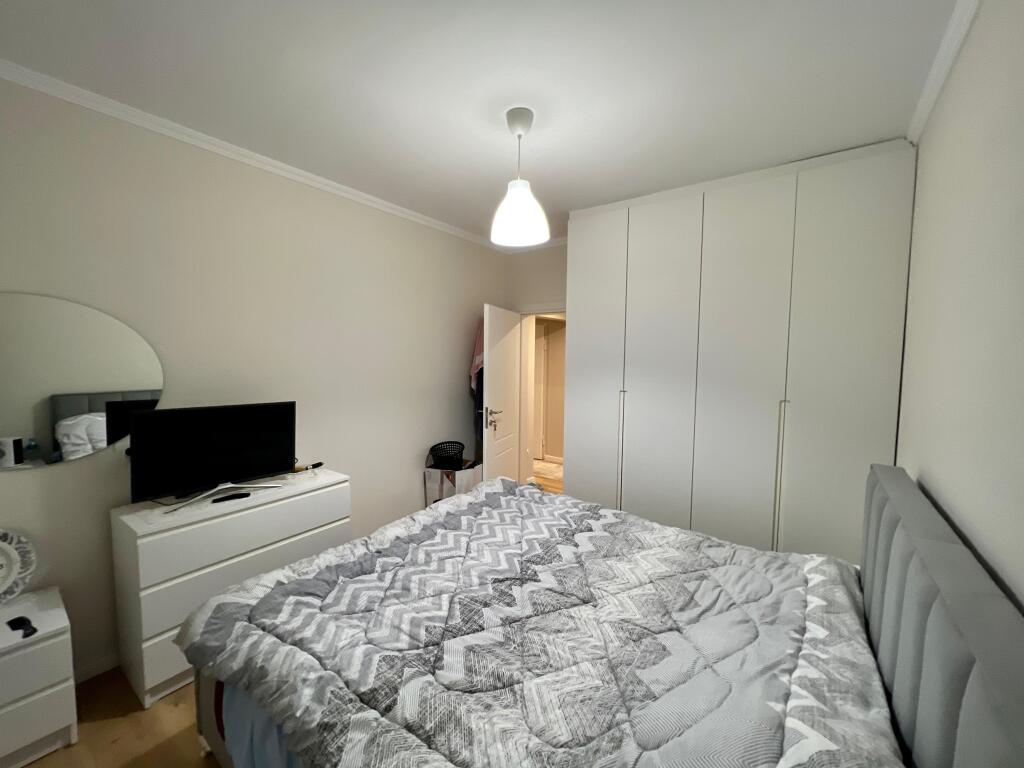 📣 AFFITTO SUPER Appartamento 2+1 con Parcheggio 📍 Via "Sefer Tujani", Sauk ✨   🏠 Casa Privata 🪜 Piano 1  🛋️ Arredato con Condizioni Moderne   💶 Prezzo 500 Euro